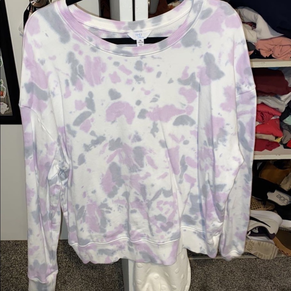 Walmart tit dye crewneck